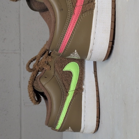 Nike Air Jordan 1 Low Teddy Bear Sneakers Size 6.5Y Women’s 8 EUC - Picture 7 of 16